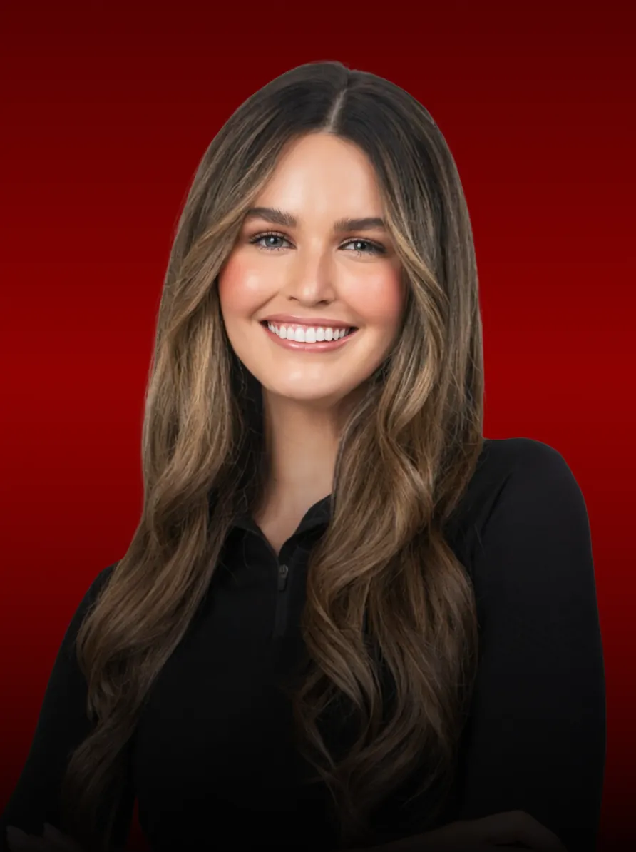 Portrait of Elizabeth Schwartz, Registered Nurse & Injector at Rewind Aesthetics
